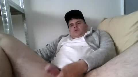 schosch01 online show from June 1, 2:39 pm