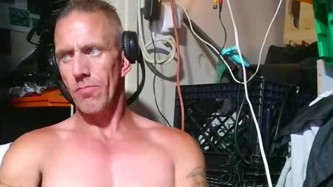 scoobydueingu69 online show from June 18, 9:58 am
