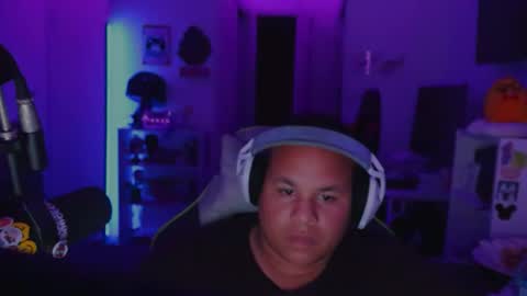 Snapshot of scorpion_boo chatting on October 24, 3:41 am scorpion online show from October 24, 3:41 am