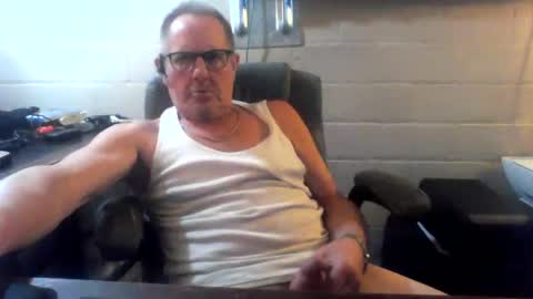 eating pussy  sucking dick online show from April 14, 6:57 am