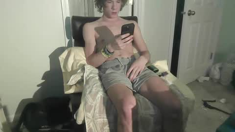 Snapshot of sdseventy chatting on March 3, 4:01 am ObvHype online show from March 3, 4:01 am