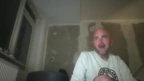 Sean online show from April 7, 2:33 am