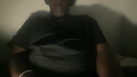 Snapshot of seanbaptiste chatting on January 18, 12:39 am Idris online show from January 18, 12:39 am