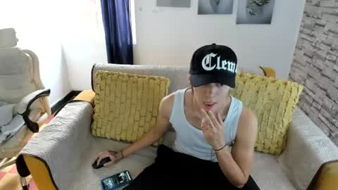 sebas jusa online show from July 15, 12:34 pm