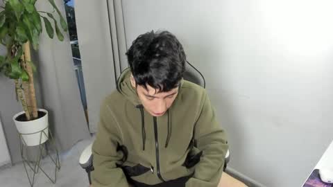 sebastian online show from April 21, 11:00 pm