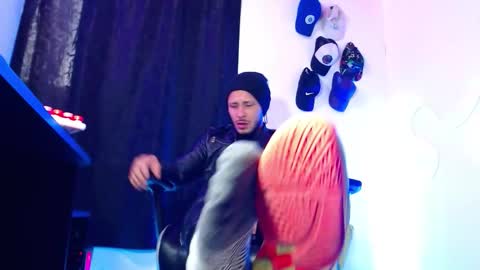 Sebastian online show from February 15, 11:29 am