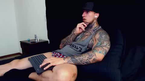 Snapshot of sebastian_muss chatting on October 2, 12:25 am Sebastian online show from October 2, 12:25 am