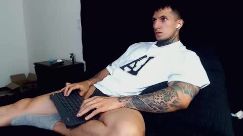 Snapshot of sebastian_muss chatting on September 26, 12:08 am Sebastian online show from September 26, 12:08 am