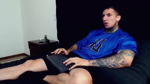 Snapshot of sebastian_muss chatting on October 3, 12:26 am Sebastian online show from October 3, 12:26 am