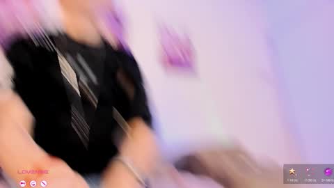     .  INDEPENDENT MODEL online show from February 6, 1:08 pm