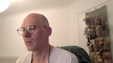 seethebigpicture online show from June 2, 11:39 pm
