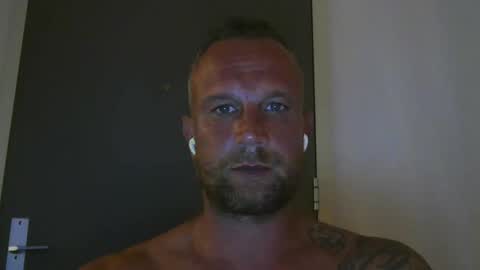 Snapshot of sence08 chatting on September 15, 5:36 pm sence08 online show from September 15, 5:36 pm