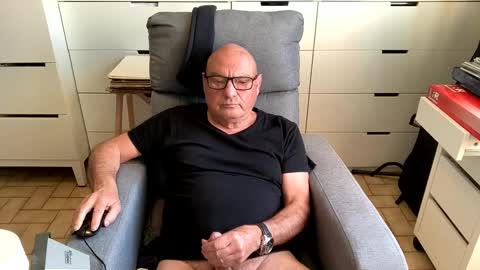 serge8413 online show from January 3, 9:04 am