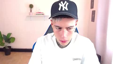 Thomas online show from November 25, 3:36 pm