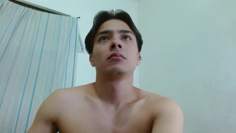 Snapshot of sexx_trip chatting on December 6, 3:22 pm Axel online show from December 6, 3:22 pm