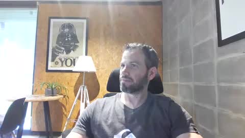 Snapshot of shad0w_hunter chatting on January 16, 2:41 pm shad0w_hunter online show from January 16, 2:41 pm