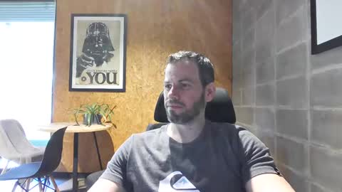 Snapshot of shad0w_hunter chatting on December 26, 12:38 pm shad0w_hunter online show from December 26, 12:38 pm