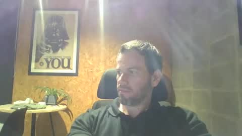Snapshot of shad0w_hunter chatting on December 4, 11:13 pm shad0w_hunter online show from December 4, 11:13 pm