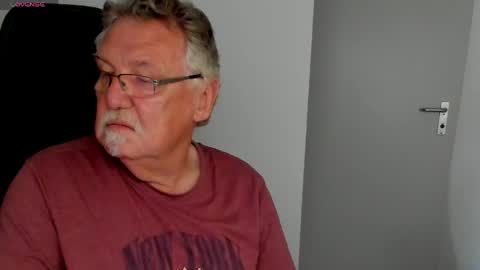 sharlots_pet online show from June 1, 3:12 pm