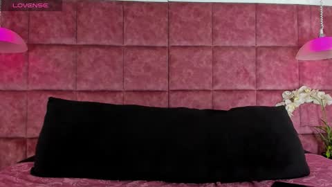 Sharon  Tyga online show from January 18, 4:20 pm