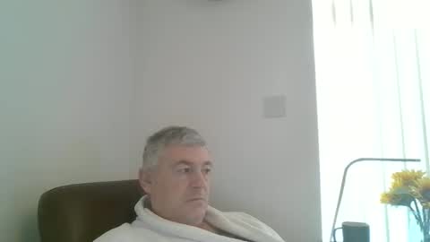 Snapshot of she52 chatting on January 7, 8:37 am she52 online show from January 7, 8:37 am