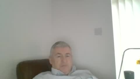 Snapshot of she52 chatting on January 6, 3:51 pm she52 online show from January 6, 3:51 pm