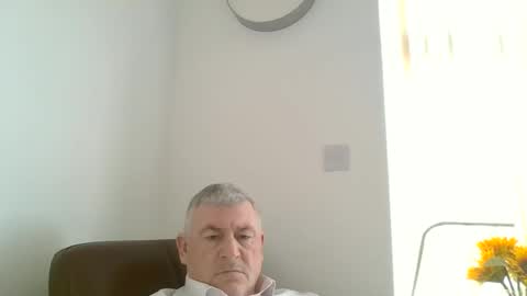 Snapshot of she52 chatting on February 17, 12:48 pm she52 online show from February 17, 12:48 pm