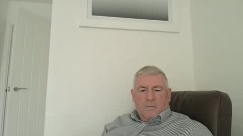 Snapshot of she52 chatting on October 27, 11:34 am she52 online show from October 27, 11:34 am