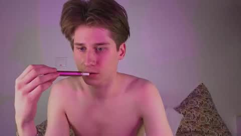 Nenedent online show from March 26, 9:52 pm