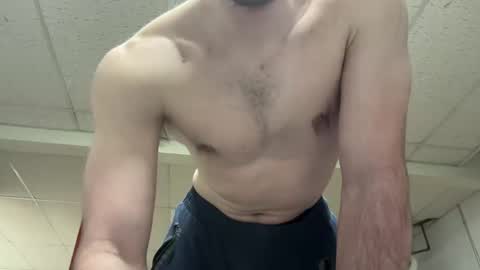 shirtlesshunk15 online show from March 30, 12:44 am