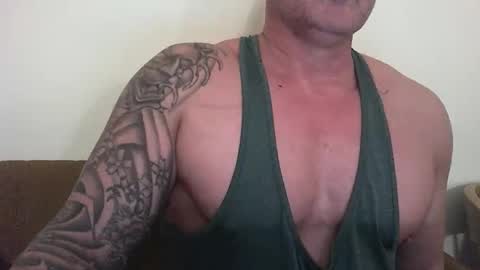 Snapshot of show_on_for_you chatting on December 12, 8:21 pm show_on_for_you online show from December 12, 8:21 pm