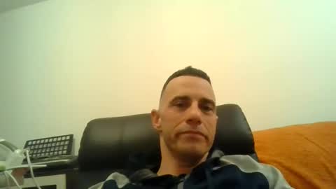 showherenow online show from April 2, 5:27 am