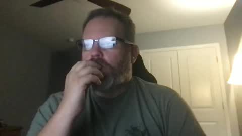 shughes740 online show from October 30, 12:02 am