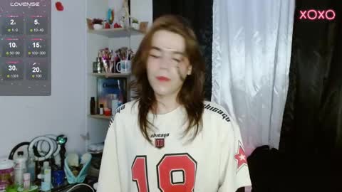 Shun White online show from December 16, 4:55 am