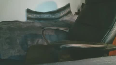 shyboyhugecum2020 online show from November 23, 5:18 am