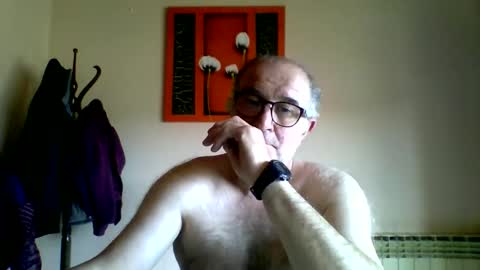 shymmy10 online show from April 18, 11:00 am