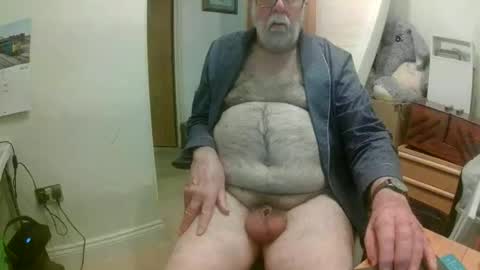 sillyoldman45221063 online show from April 6, 8:09 pm