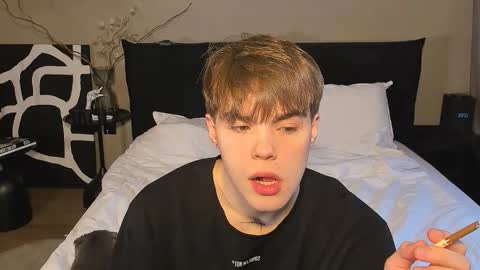 Simon online show from December 17, 9:05 am