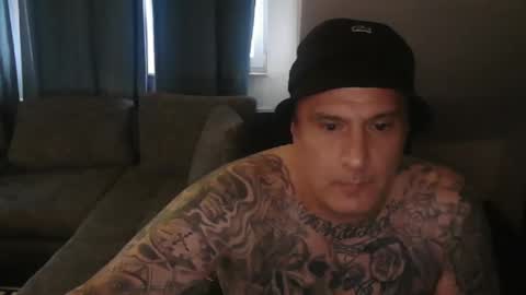 sinalco1975 online show from November 15, 8:05 am