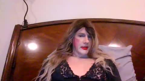 wants to suck cock online show from February 6, 8:17 pm