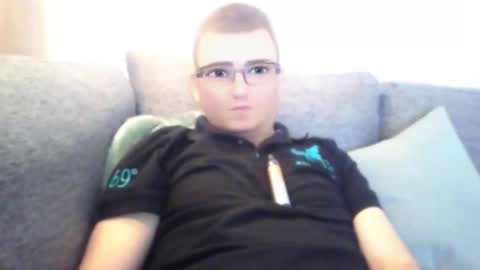 Snapshot of sissyboyforyoui chatting on September 15, 10:33 pm looking for older male ore female to use me sexually and be good to me ahhhhh online show from September 15, 10:33 pm