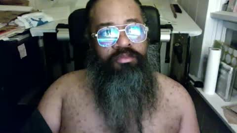 Snapshot of siyah_sakal chatting on February 18, 10:38 am siyah_sakal online show from February 18, 10:38 am