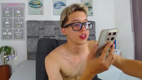 skinny_bigcock20 online show from December 18, 9:00 pm