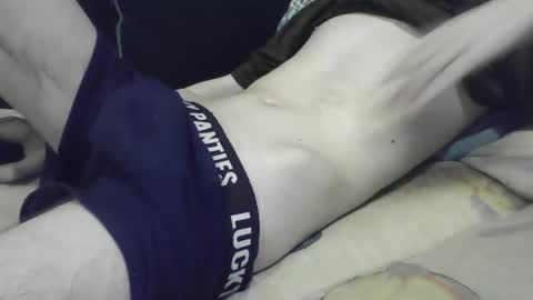 skinnycuteb0y online show from May 30, 5:51 am
