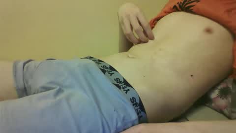 skinnycuteb0y online show from September 12, 6:57 am