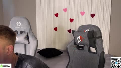 sky_hunter online show from April 1, 11:56 am