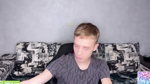 Snapshot of sky_hunter chatting on September 28, 12:36 pm sky_hunter online show from September 28, 12:36 pm
