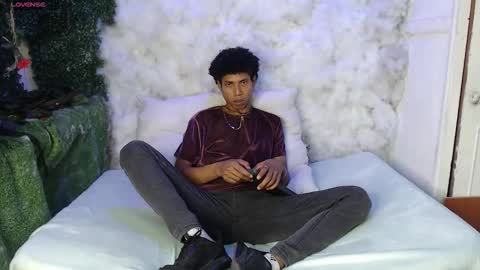 sky_walkerss online show from March 2, 3:39 am