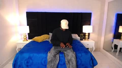 SKYLERBIGXXX online show from April 16, 4:12 am