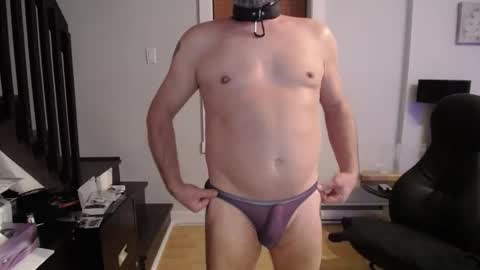 Snapshot of slaveboy3469 chatting on December 8, 3:32 am -Sexy boy- online show from December 8, 3:32 am
